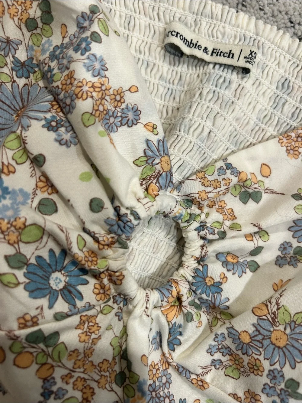 Abercrombie & Fitch Cream Floral Puff-Sleeve Crop Top